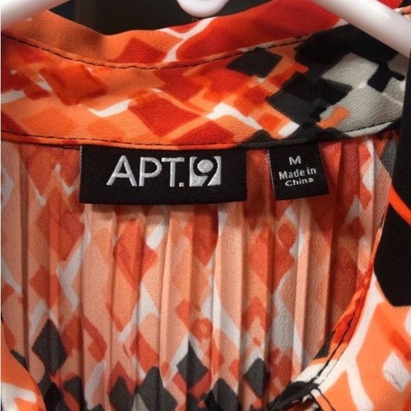 Apt. 9 Accordion Pleat Button Shirt Size Medium - Picture 3 of 10